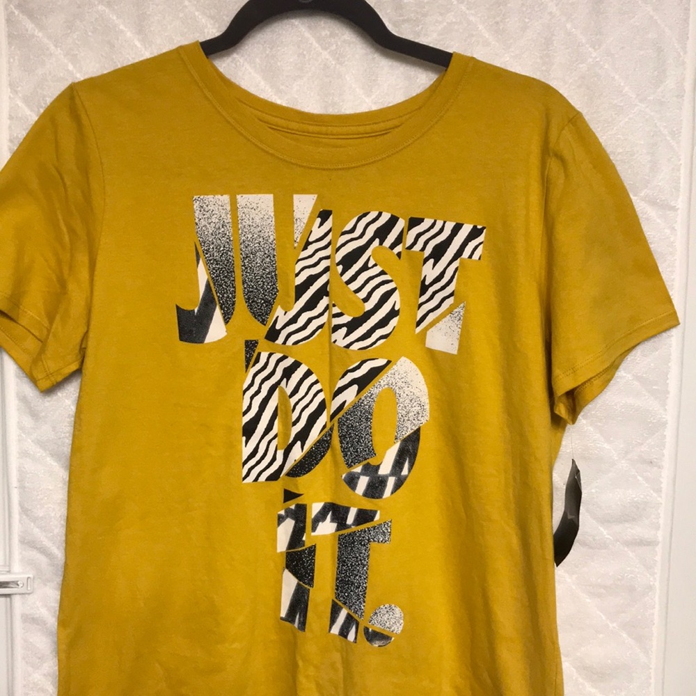 NIKE Workout Shirt